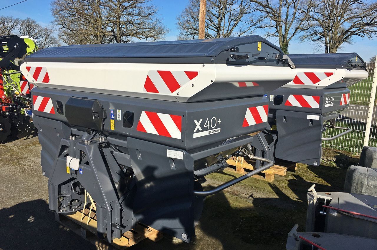 E-FARM: Sky Agriculture x40 + econov 18-28 - Trąšų barstytuvas - id XZWNDZP - 20 500 € - Gamybos metai: 2024 - Prancūzija