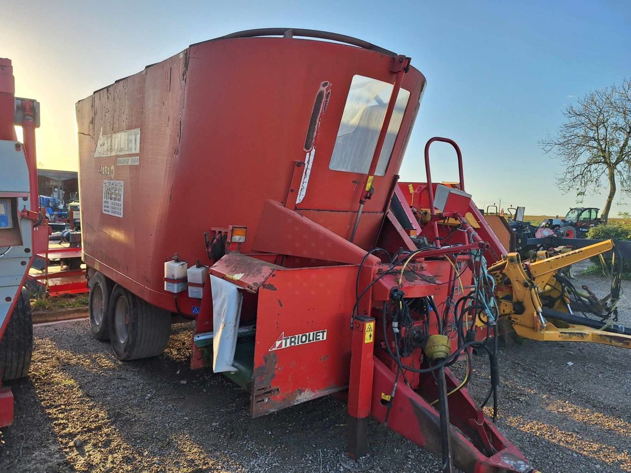 TRIOLIET Solomix 2 - 2000 Mixer feeder €10,000