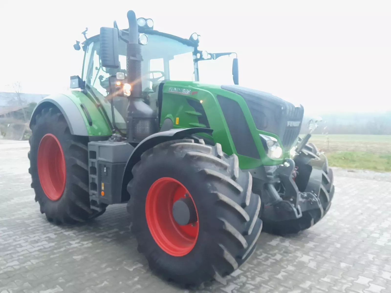 Fendt 828 Vario Profi Plus Traktor 174.400 €