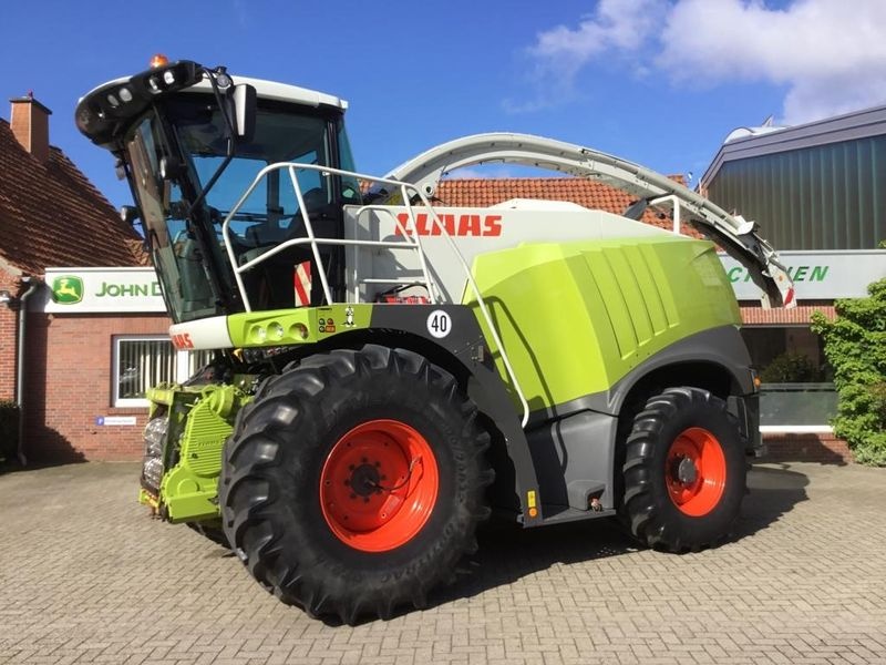 Claas Jaguar 960 harvester €145,000