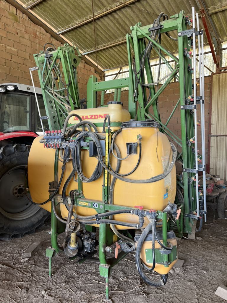 E-FARM: Amazone UF 1000 - Pulvérisateur - id THHYEUI - 5 500 € - Année: 2000 - France