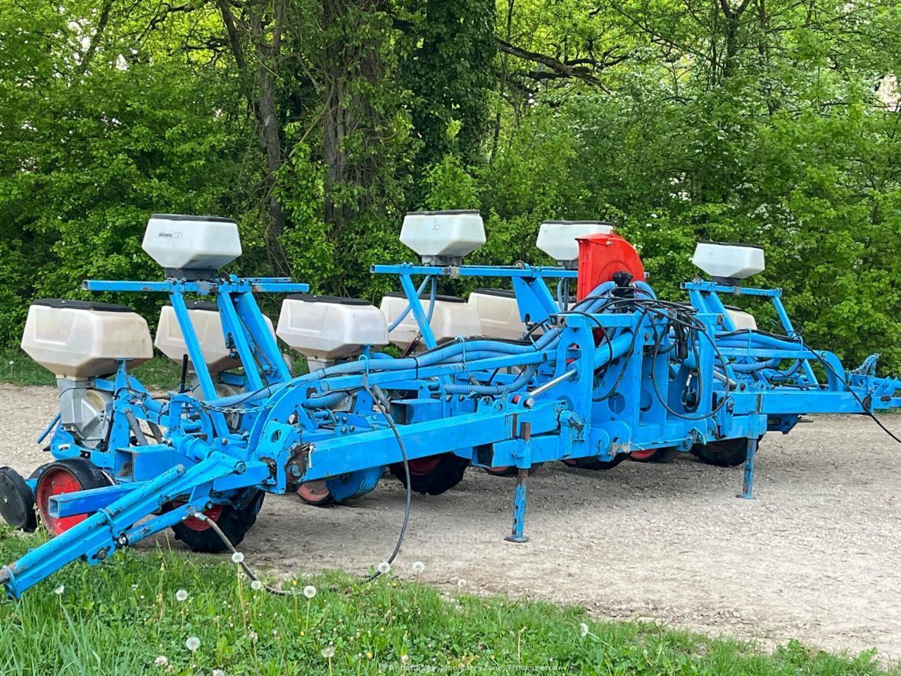 Monosem ng + 12 rangs -- 8/12 équipé tournesol Maszyna do siewu punktowego 14 900 €