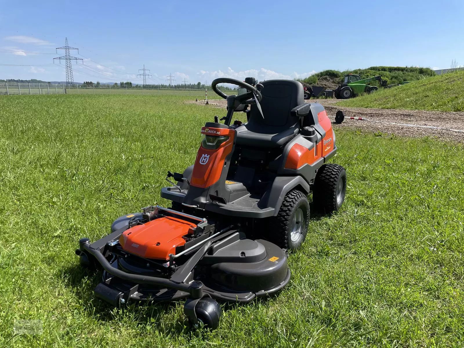 E-FARM: Husqvarna rider 420tsx awd inkl. mähdeck - Rasenmäher - id BYY41CP - 11.325 € - Baujahr: 2025 - Österreich