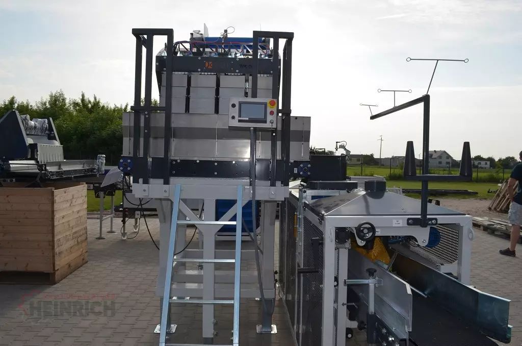 E-FARM: kmk rinnenwaage, kombinationswaage, 4 rinnen - Attrezzatura per patate - id FU3V6CQ - 19.160 € - Anno di costruzione: 2025 - Germania