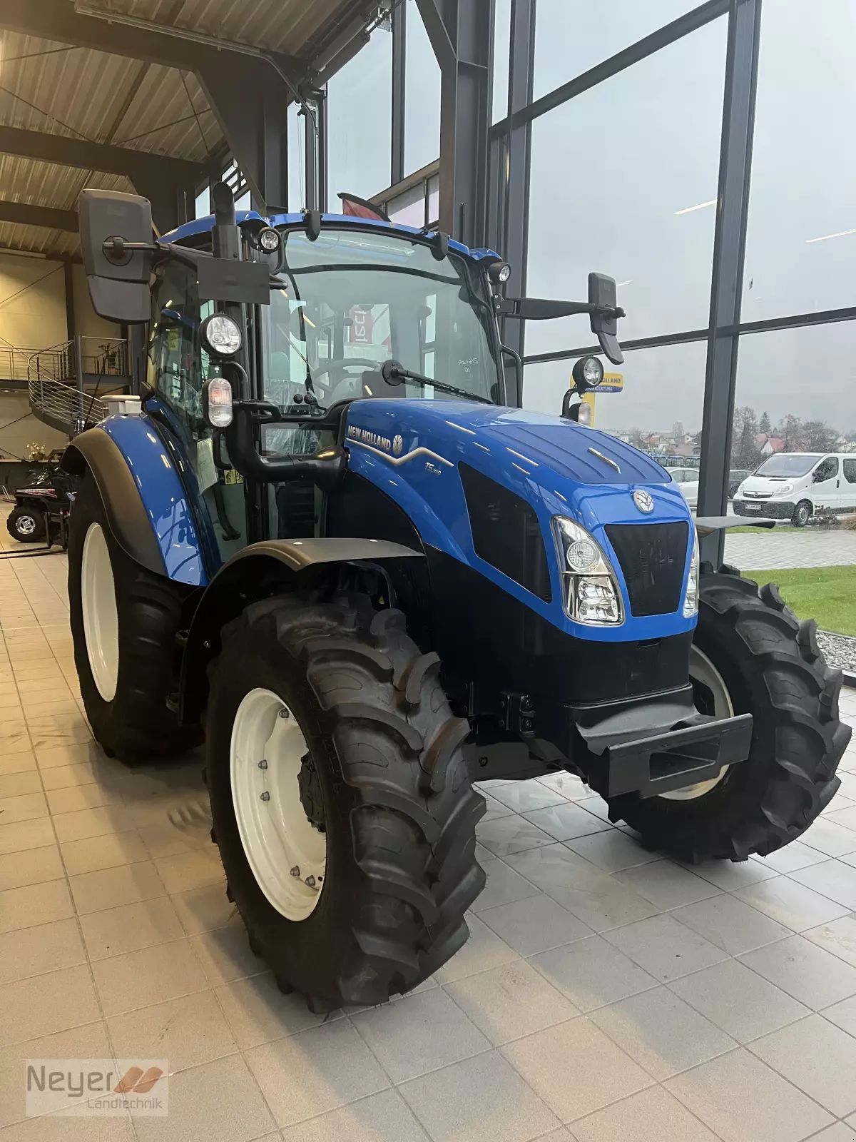 E-FARM: New Holland T5.100 - Tracteur - id EC8WVRW - 56 500 € - Année: 2025 - Puissance du moteur (chevaux): 100,Allemagne