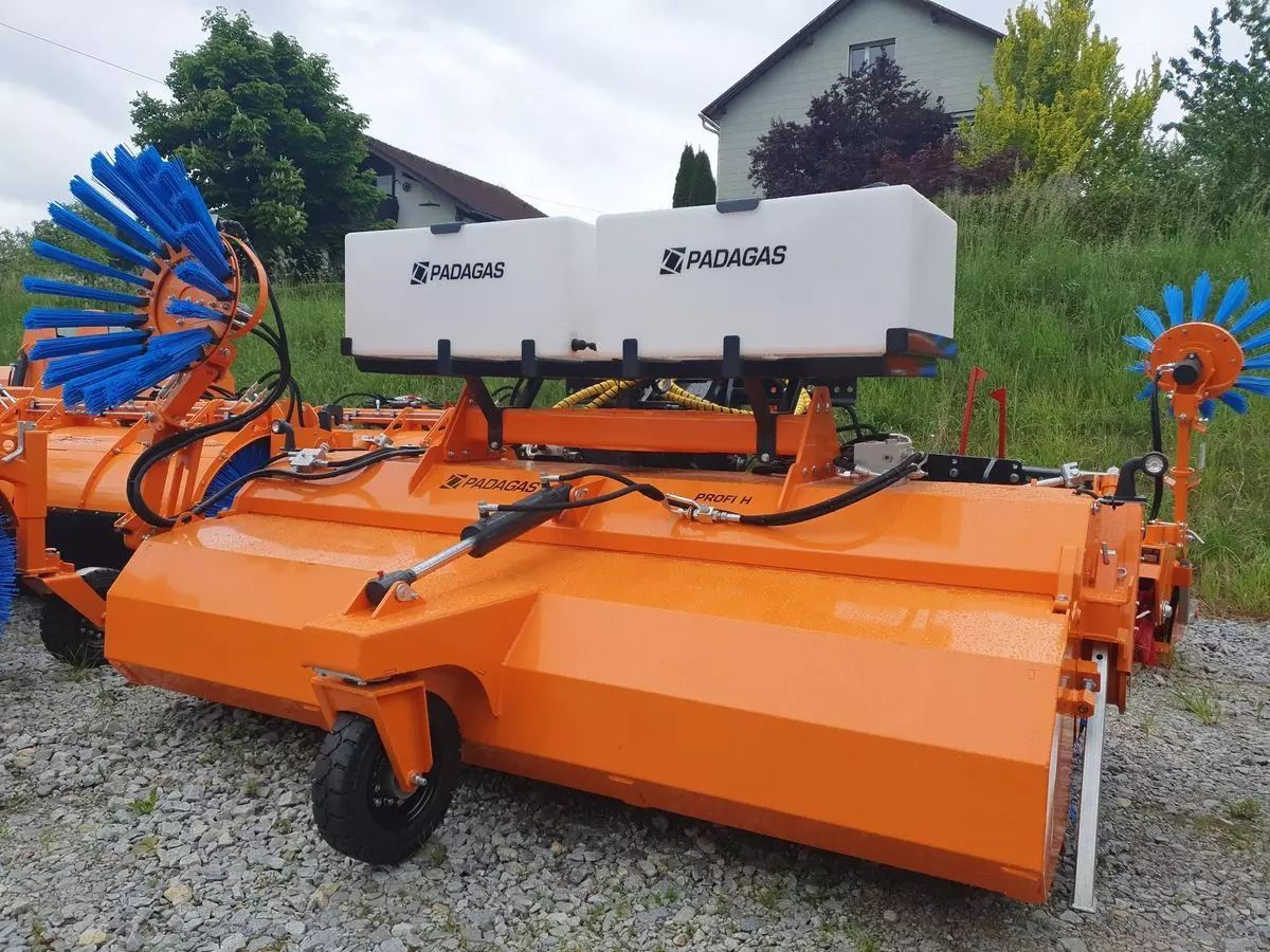 E-FARM: padagas profi h kehrmaschine traktor radlader tuchel bem - Equipement municipal - id TDXCIZX - 7 490 € - Autriche