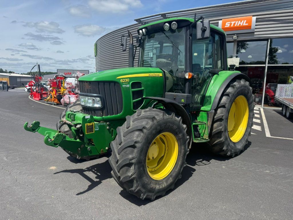 E-FARM: John Deere 6230 Premium - Tracteur - id NSEGW7B - 52 000 € - Année: 2007 - Lecture du nombre d'heure: 4 950,Puissance du moteur (chevaux): 100,France