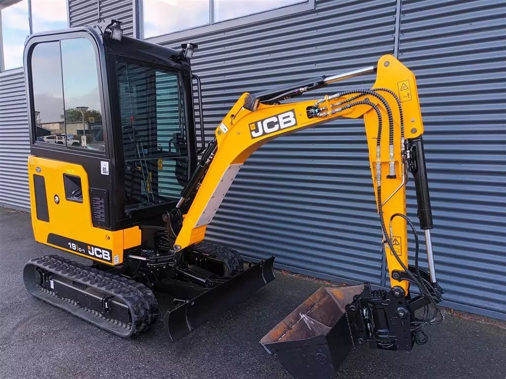 JCB 19 c 1 Kotrógépek 24 087 EUR