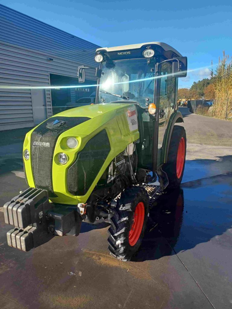 E-FARM: Claas Nexos 220 VE - Tracteur - id UKRD1FH - Année: 2021 - Lecture du nombre d'heure: 1 250,France
