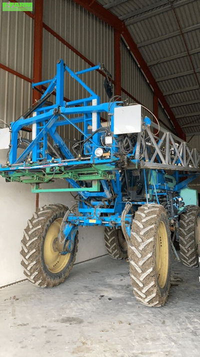 E-FARM: Berthoud Boxer II 3000 R - Sprayer - id GVMMLTH - €32,000 - Year of construction: 2000 - Engine hours: 3,700,France