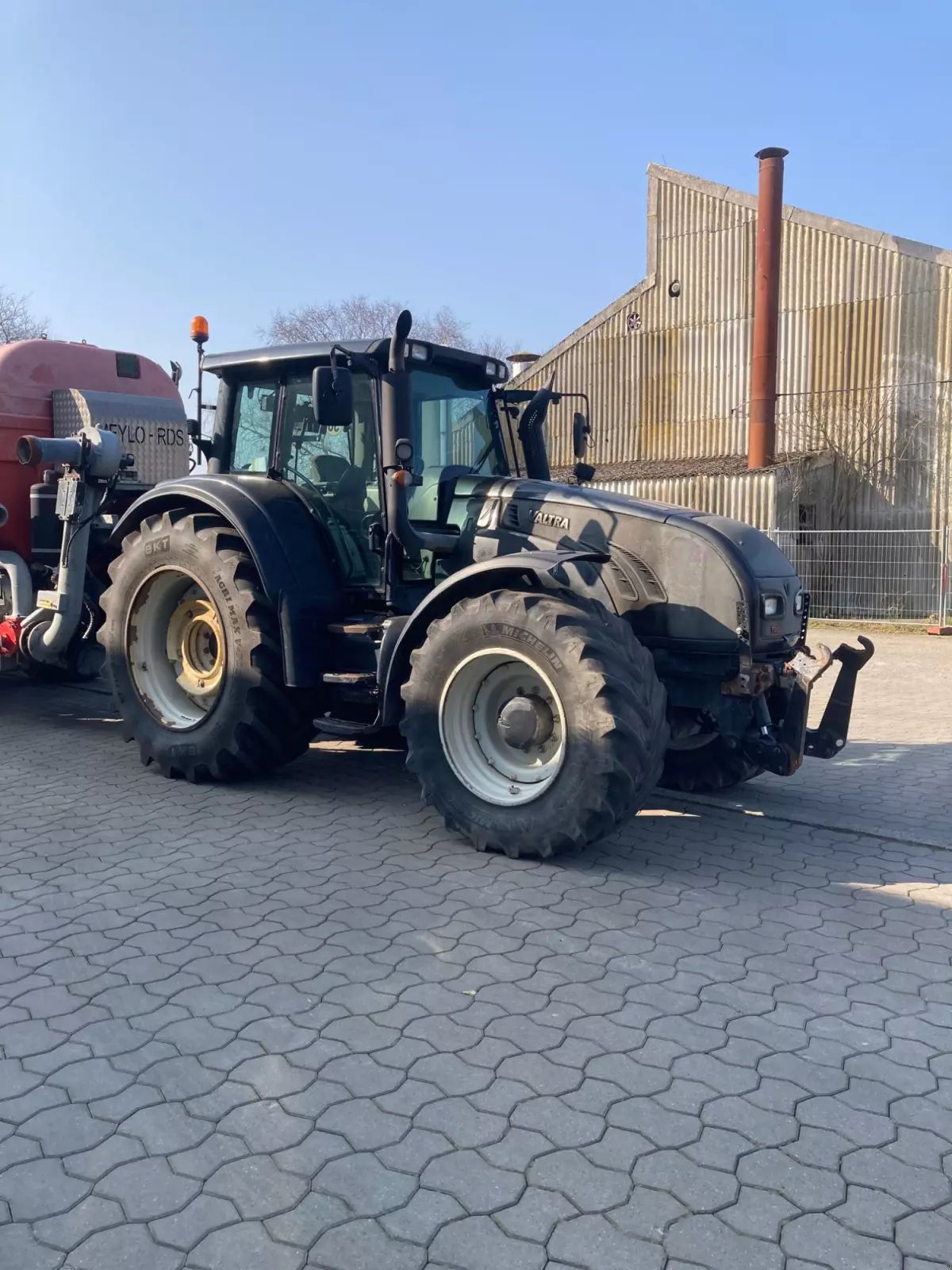 Valtra T 202 Traktor 40 000 €