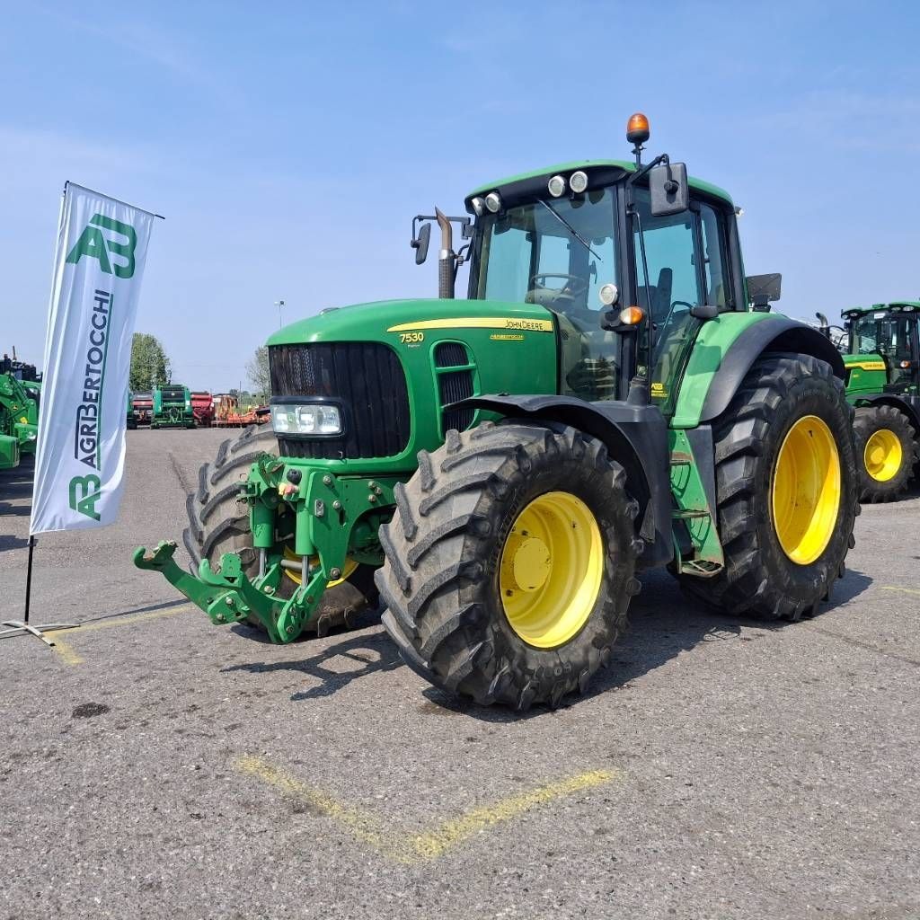 John Deere 7530 Premium Tractor 38.000 €