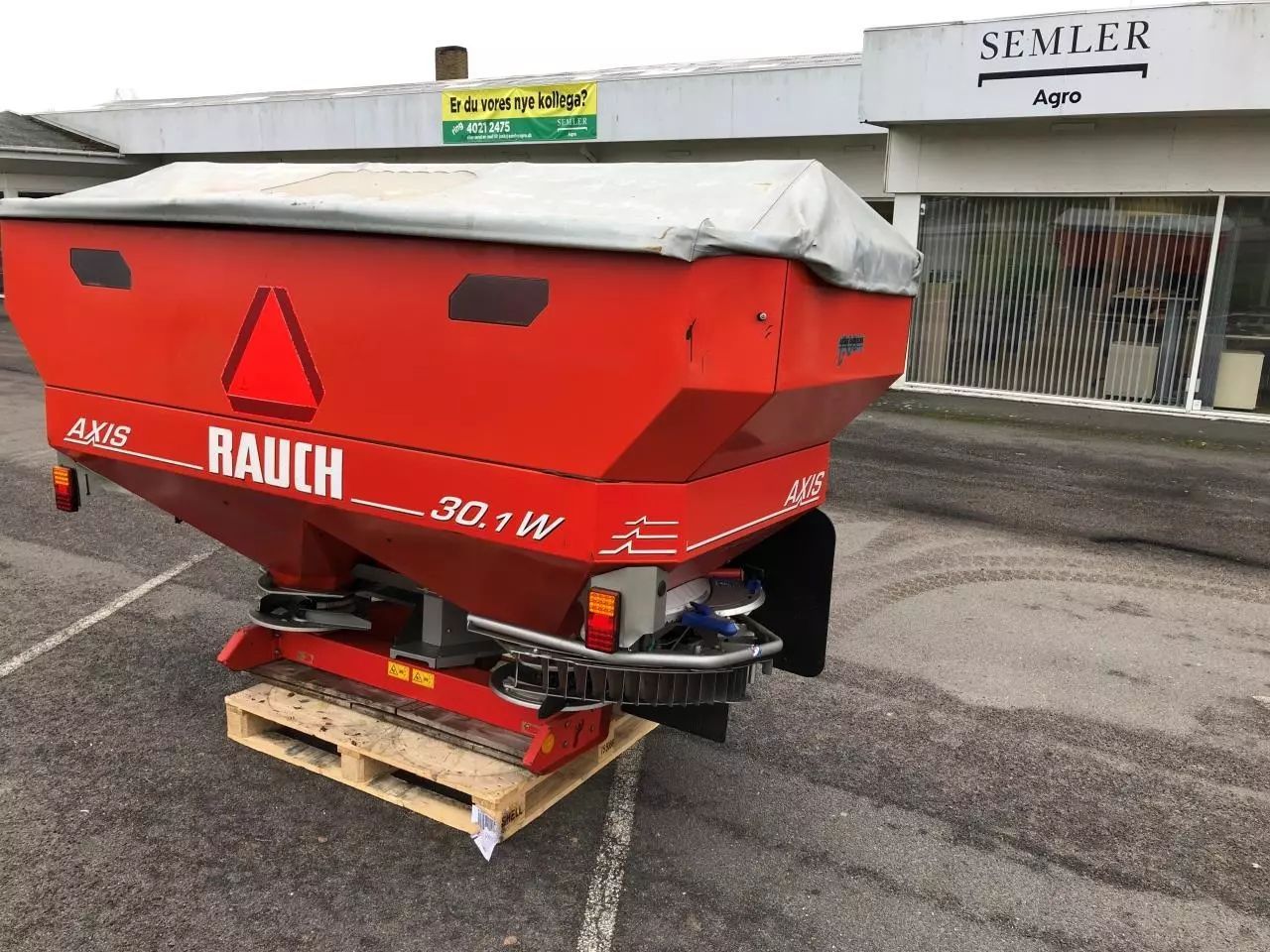 E-FARM: Rauch 30.1 axis - Rozsiewacz nawozów - id MUFBLMK - 6431 € - Rok produkcji: 2008 - Dania