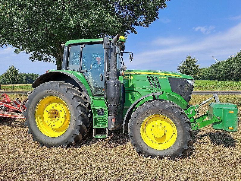 John Deere 6195 M Tractor €77,000
