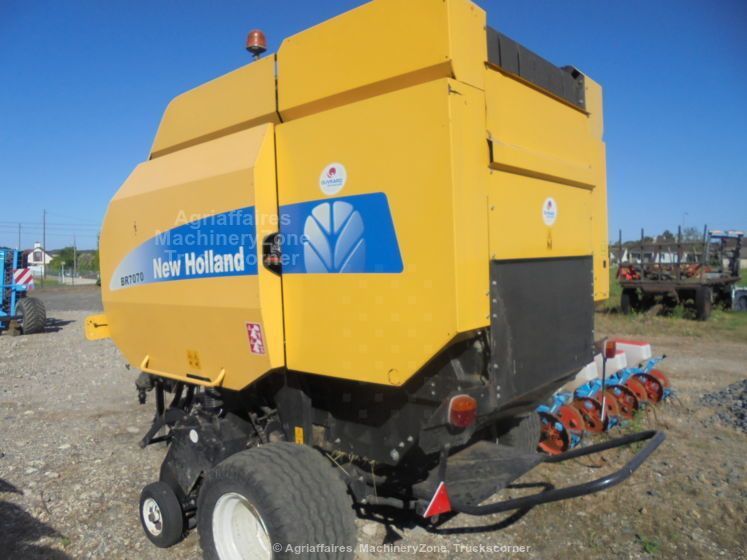 New Holland T 7070 Balownica 8000 €