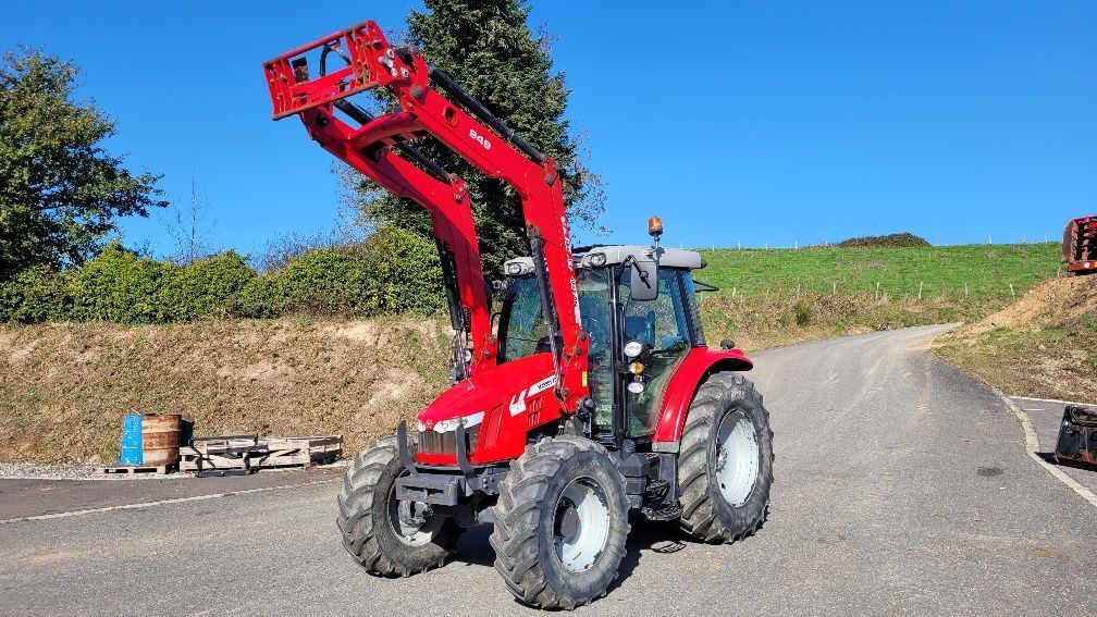E-FARM: Massey Ferguson 5608 - Traktor - id IGQFLM7 - 48.000 € - Baujahr: 2017 - Abgelesene Motorstunden: 4.000,Motorleistung (PS): 80,Frankreich
