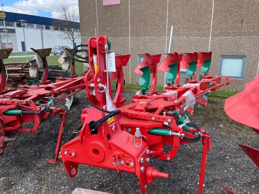 E-FARM: Kverneland EG 100/300 - Pług - id Z2TDNGF - 52 940 € - Rok produkcji: 2023 - Dania
