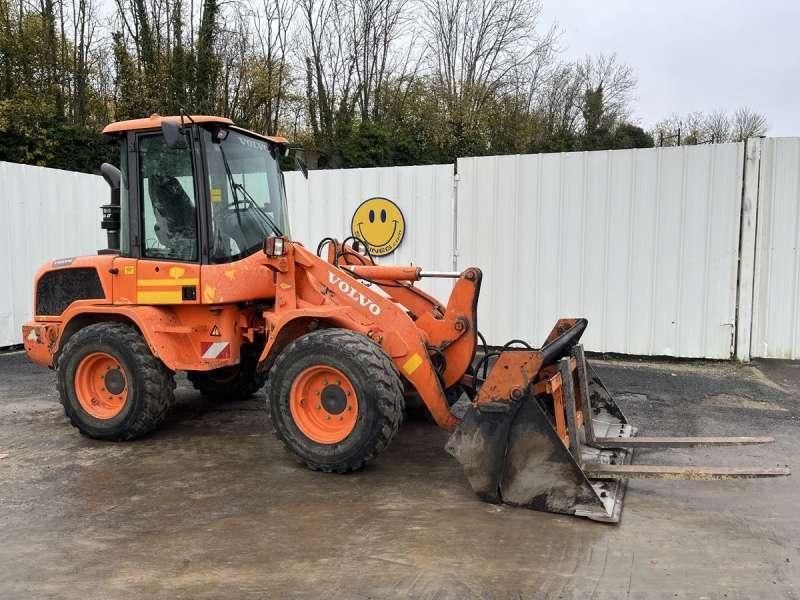 E-FARM: VOLVO l30g - Chargeuse sur pneus - id DPVNILU - 24 900 € - Année: 2014 - Lecture du nombre d'heure: 10 160,Puissance du moteur (chevaux): 75,France