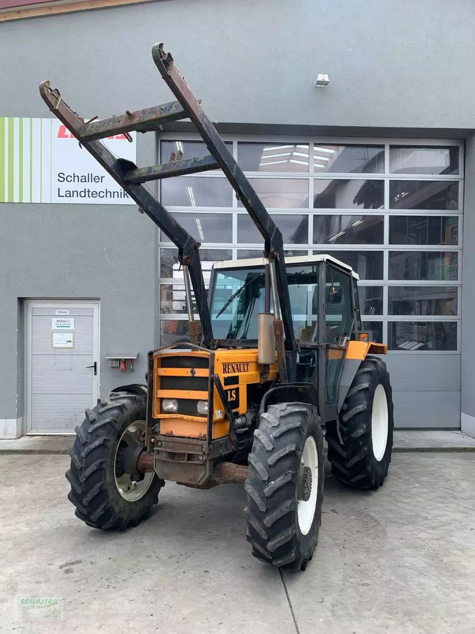 E-FARM: Renault 65-14 LS - Traktor - id HQZS8BX - Moc silnika: 60 - Niemcy