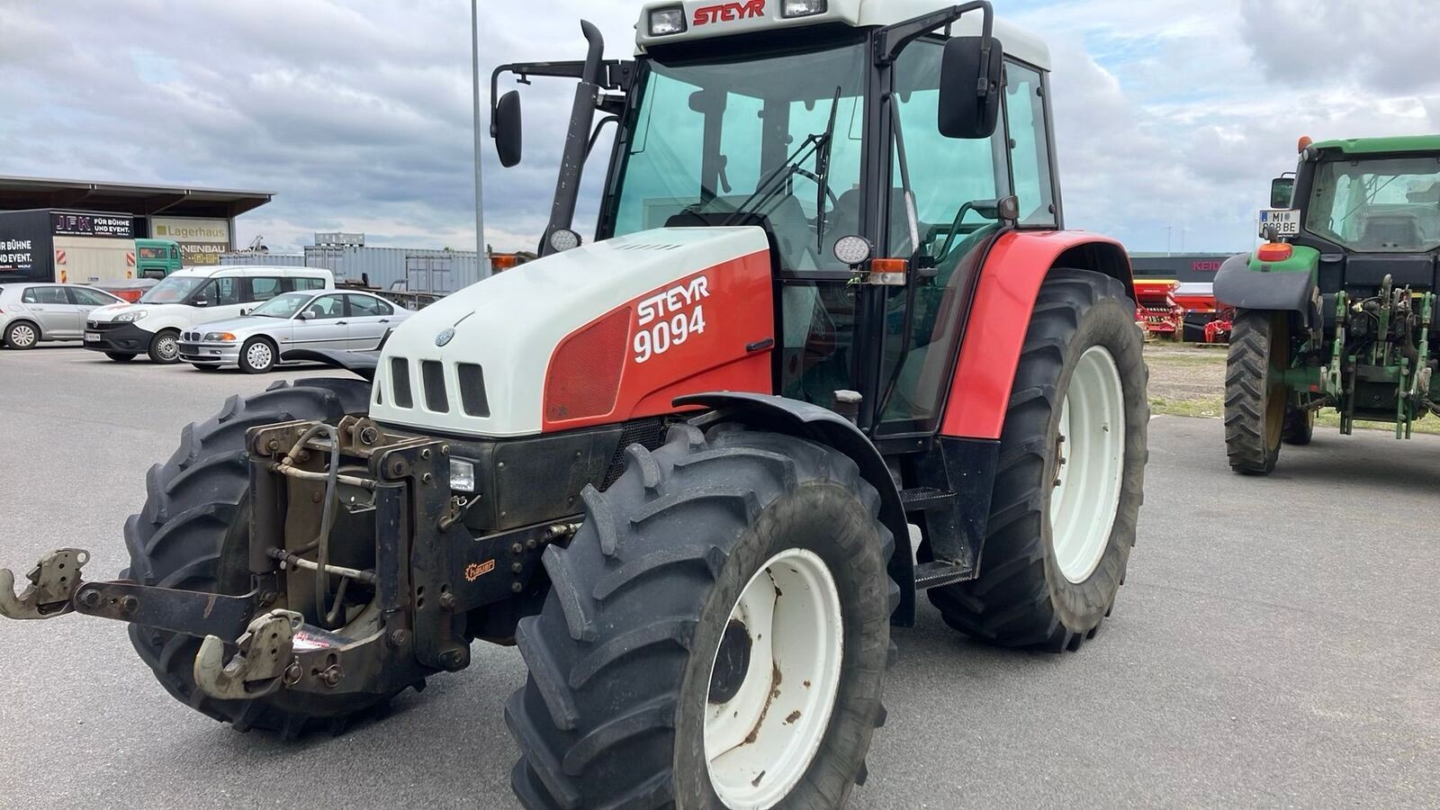 Steyr 9094 Tractor €33,900