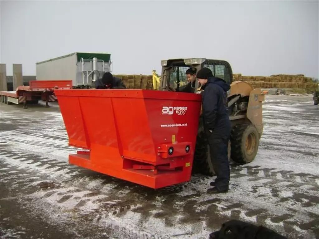 E-FARM: ag products ag dispenser fs200 - Etető - id FGGAVRV - 9319 EUR - Gyártási év: 2018 - Dánia