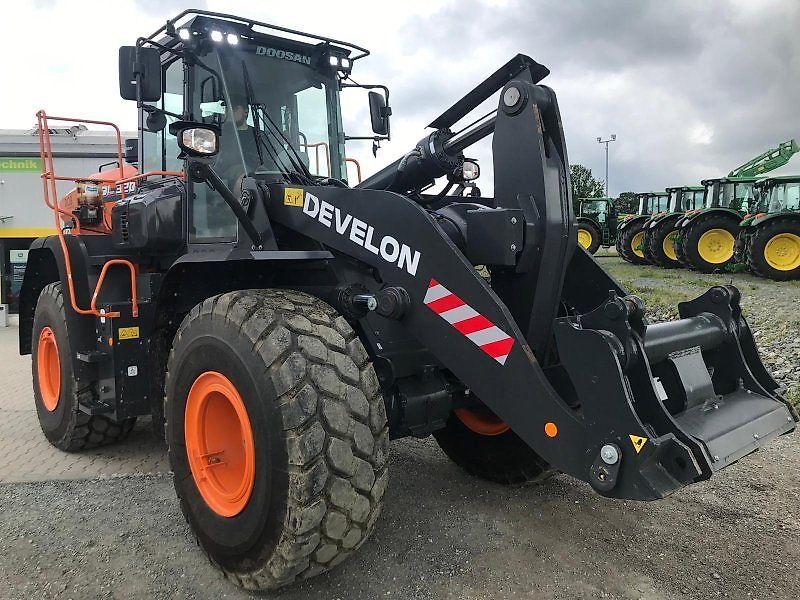 E-FARM: develon dl 320-7 - Wheel loader - id XAZDZIJ - €171,500 - Year of construction: 2023 - Engine hours: 100,Germany