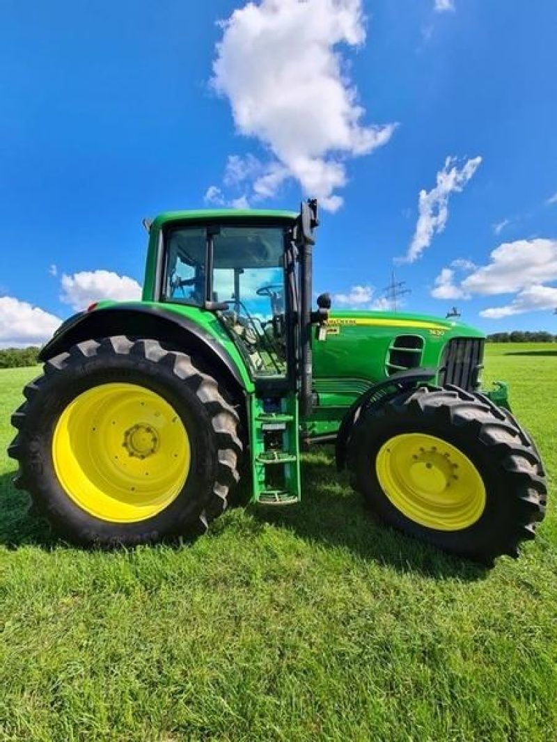 E-FARM: John Deere 7430 E Premium - Traktor - id WL2EXAJ - 60.000 € - Baujahr: 2010 - Abgelesene Motorstunden: 6.900,Motorleistung (PS): 185,Deutschland
