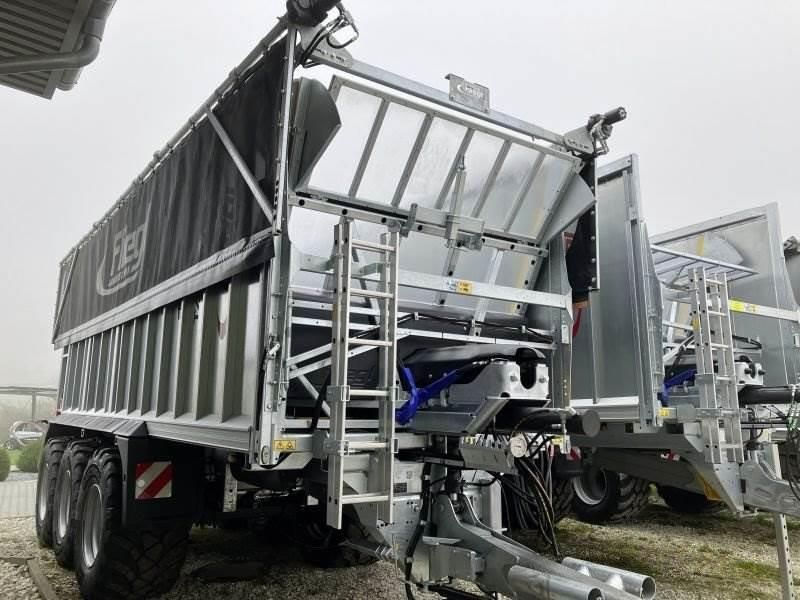 E-FARM: Fliegl gigant asw 381 - Trailer - id M8XGBK2 - 82.900 € - Produktionsår: 2024 - Tyskland