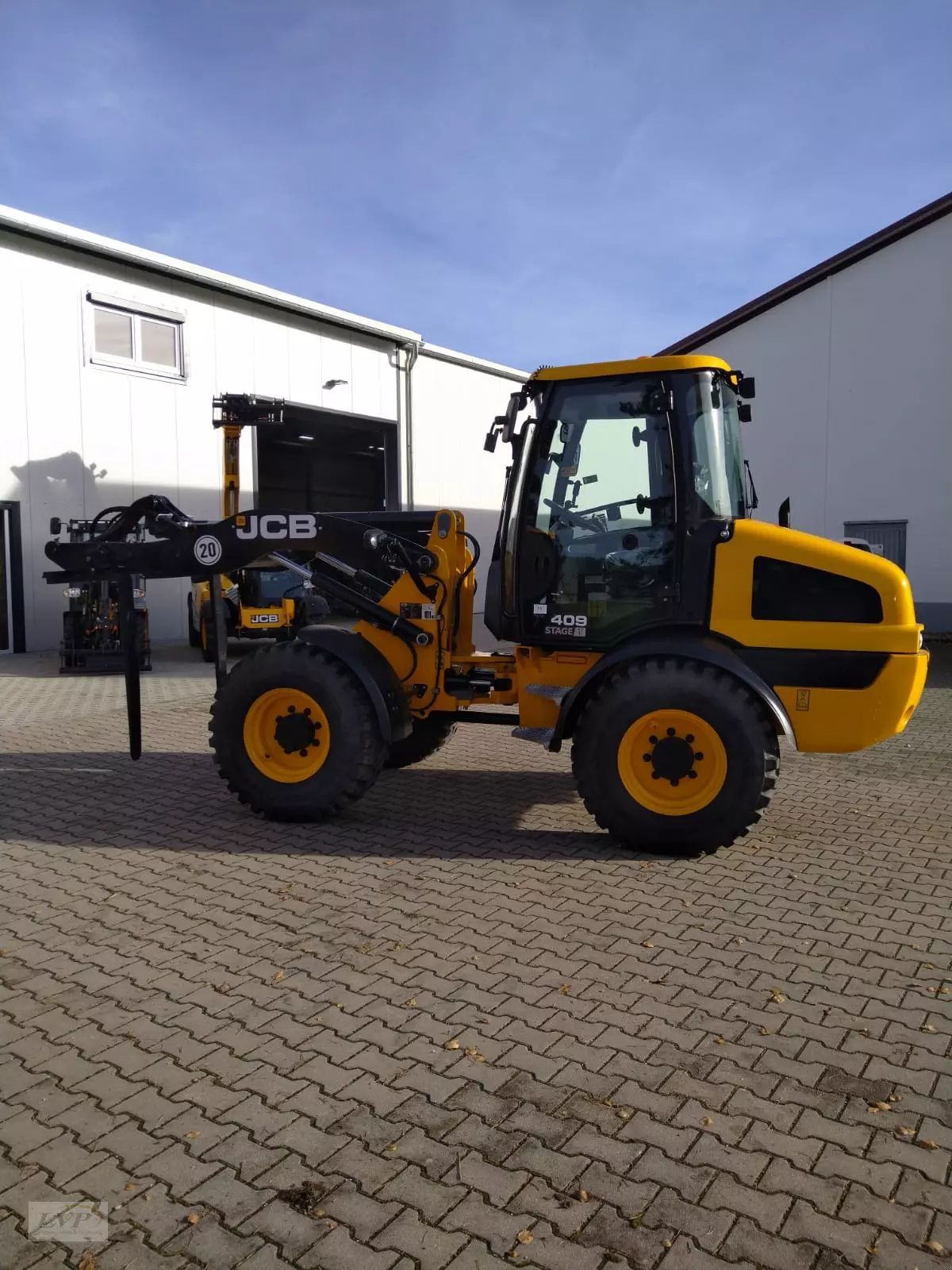 JCB 409 demo Chargeuse sur pneus 48 000 €