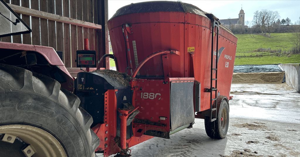 E-FARM: Kuhn profile 1880 - Futtermischwagen - id MCRH7UJ - 18.000 € - Baujahr: 2014 - Frankreich