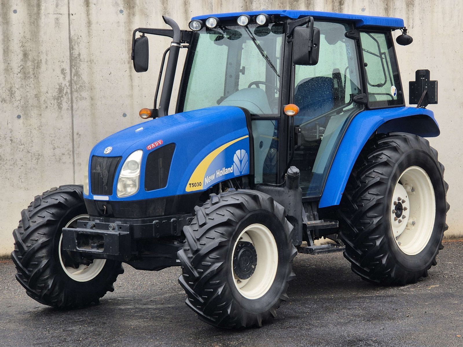 New Holland T 5030 Traktor 36 600 €