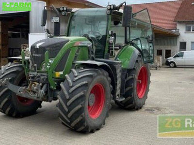 E-FARM: Fendt 724 Vario - Traktor - id IUTV2QN - 129.500 € - Produktionsår: 2018 - Motortimer: 3.880,Motoreffekt (HP): 240,Tyskland