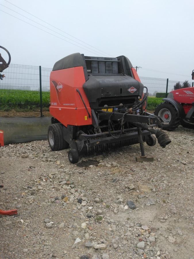 E-FARM: Kuhn VB 2160 - Baler - id 8DRS1SQ - €17,500 - Year of construction: 2009 - Total number of bales produced: 32,600,France