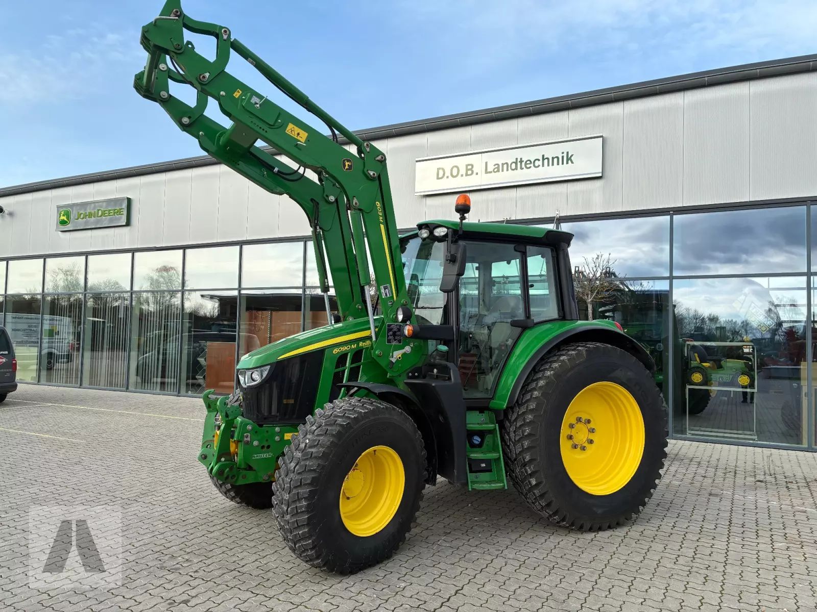 John Deere 6090 M Tractor €79,900