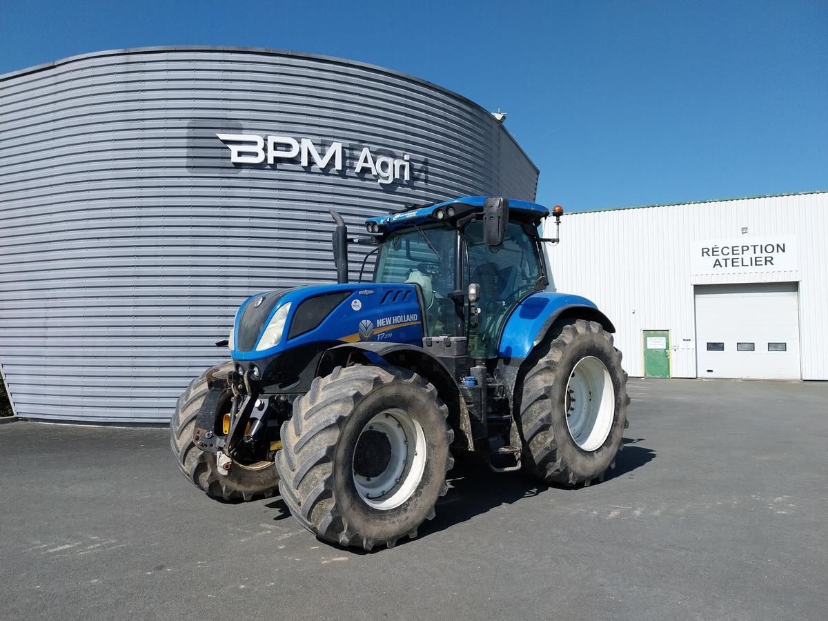 E-FARM: New Holland T7.230 - Traktor - id HEYKYYH - 68.500 € - Baujahr: 2017 - Abgelesene Motorstunden: 4.150,Frankreich
