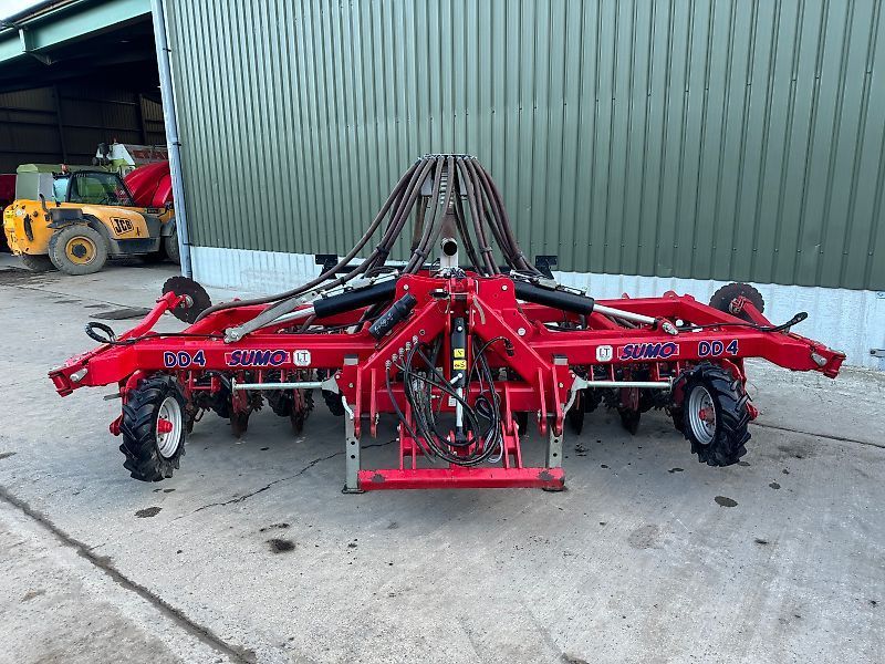 Sumo dd4 seed drill c/w front tank Drill €28,738