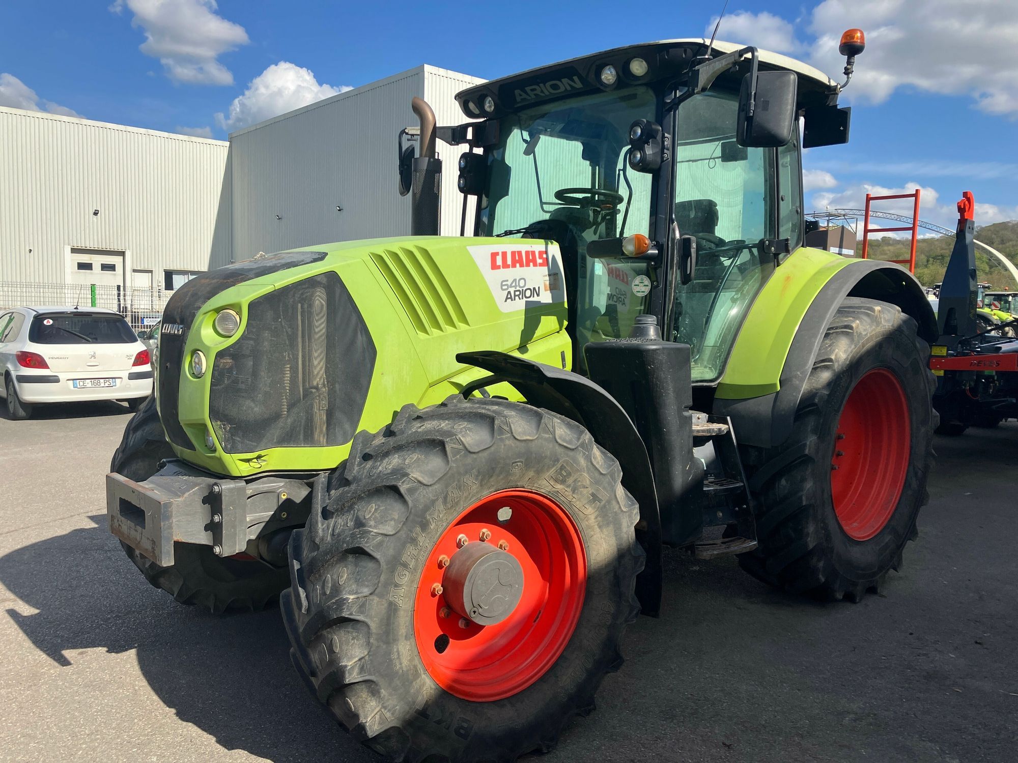 E-FARM: Claas Arion 640 - Traktor - id CQMV5T8 - 48 000 € - Rok produkcji: 2014 - Motogodziny: 6500,Moc silnika: 184,Francja