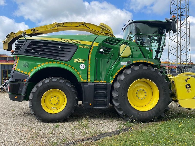 E-FARM: John Deere 9800 - Feldhäcksler (selbstfahrend) - id CNPU3PB - 415.000 € - Baujahr: 2021 - Abgelesene Motorstunden: 550,Motorleistung (PS): 870,Deutschland