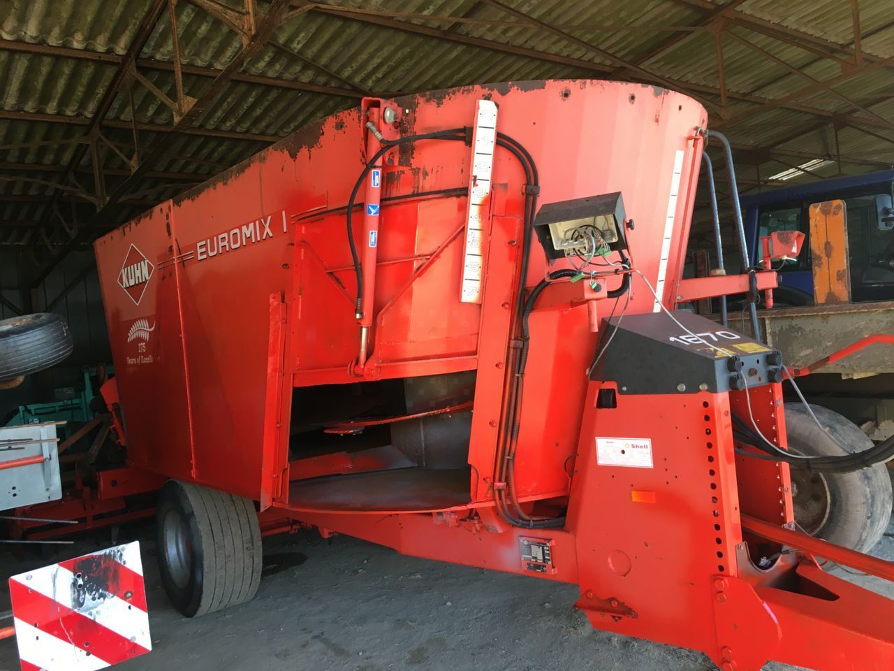 E-FARM: Kuhn euv270 - Mixer feeder - id K5KCLV6 - €11,000 - Year of construction: 2005 - France