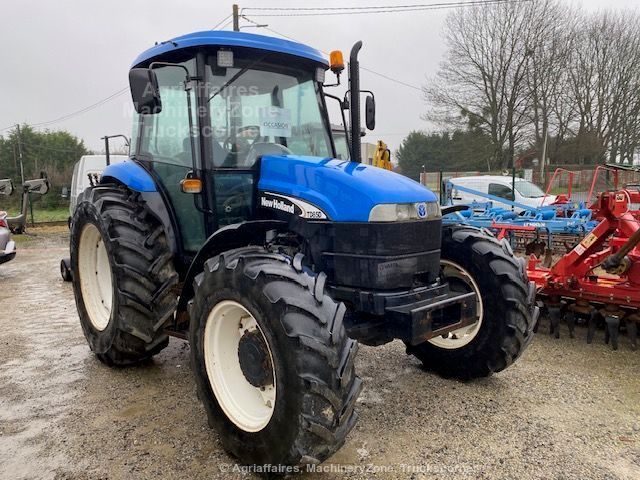 E-FARM: New Holland TD85 D - Tractor - id A76VV6Q - Año: 2003 - Horas: 4598,Potencia del motor: 84,Francia
