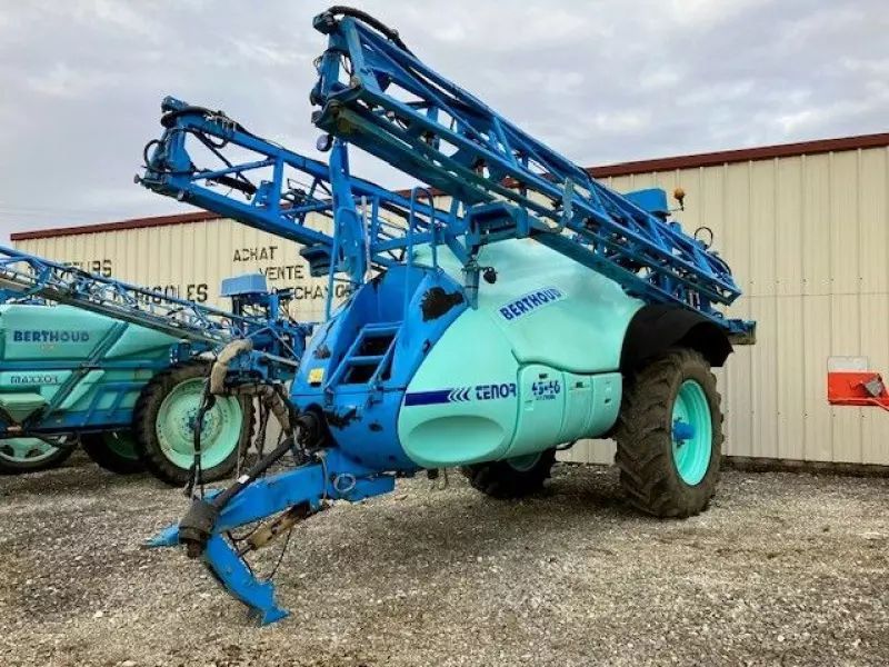 E-FARM: Berthoud tenor 43-46 - Sprayer - id M4DXZ6F - €22,000 - Year of construction: 2010 - France