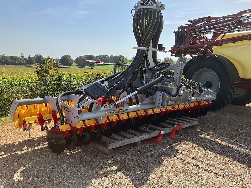E-FARM: VÄDERSTAD carrier x 525 - Rastra de discos y disco compacto - id SKMN4HR - 38.850 € - Año: 2022 - Alemania
