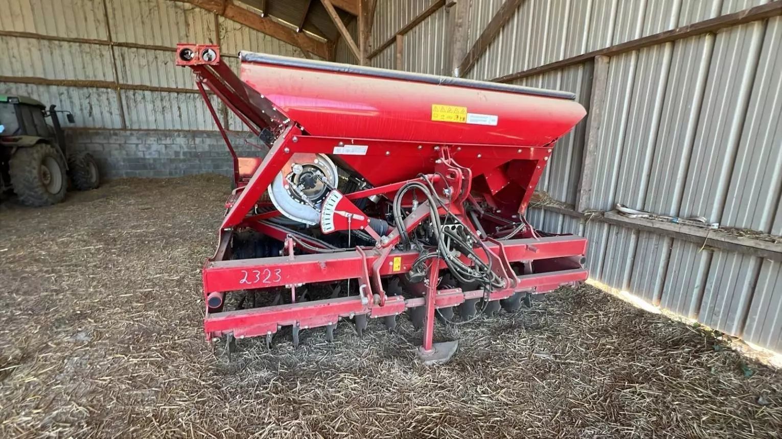 E-FARM: HORSCH Express 3 TD - Semoir - id E7BIAVW - Année: 2024 - France