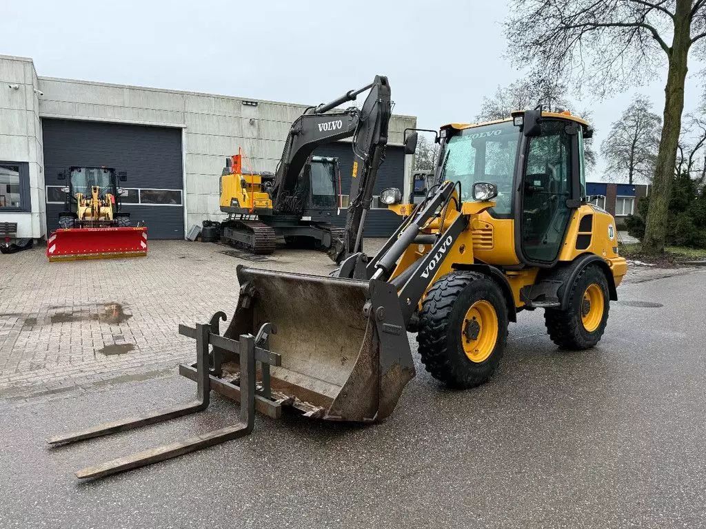VOLVO l20f Wheel loader €33,500