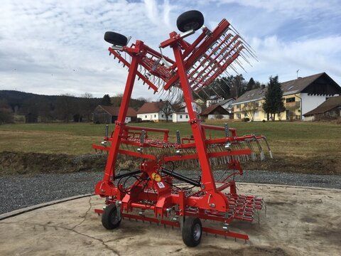 E-FARM: JAR-MET 9m mit crossboard wiesenstriegel - Futterernte Sonstige - id LN8QEB5 - 8.152 € - Baujahr: 2025 - Deutschland