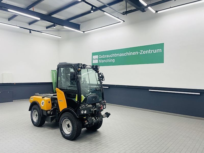 Holder c 55 single cab Tractor €88,235