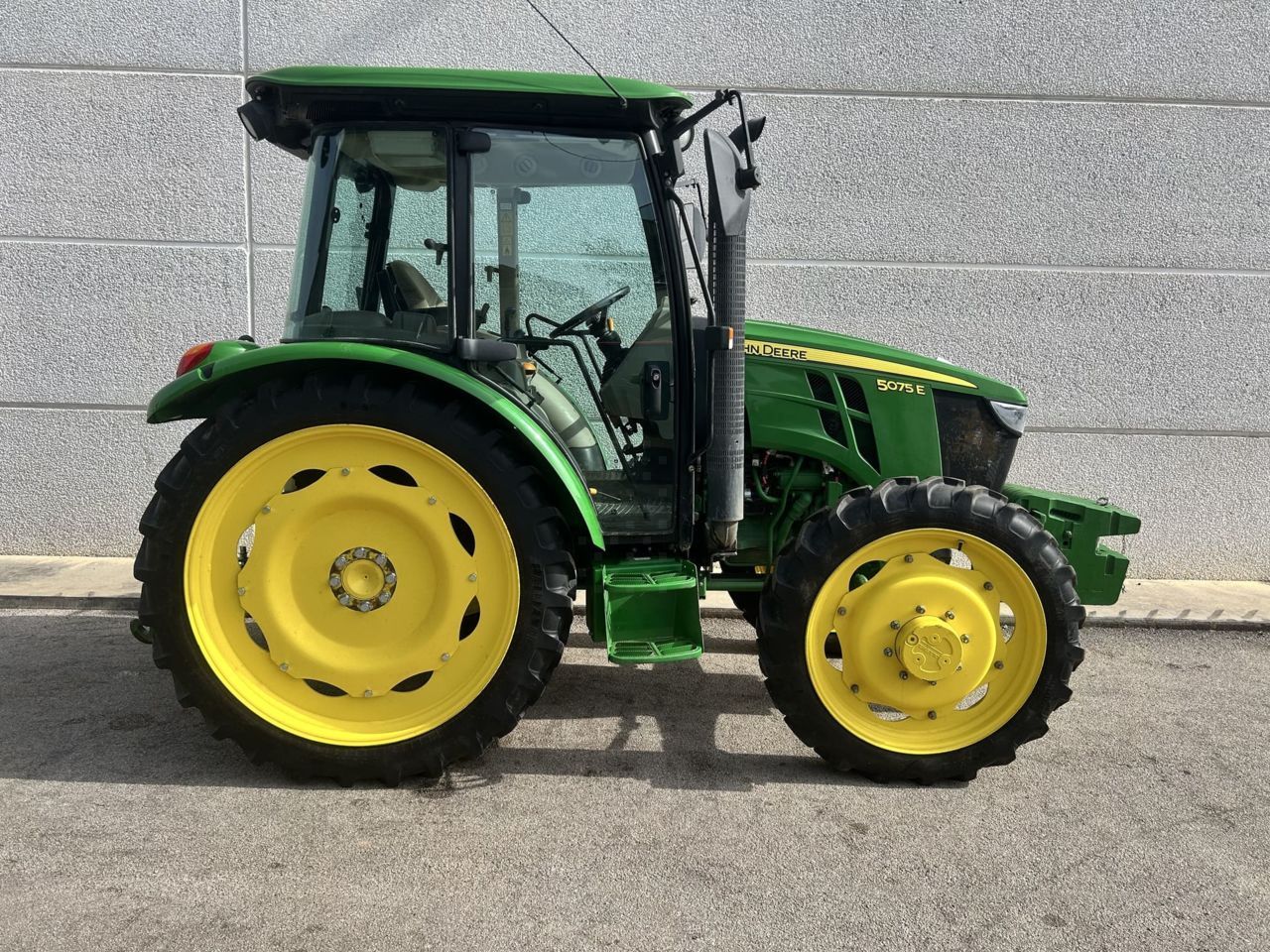 John Deere 5075 E Tracteur 38 000 €
