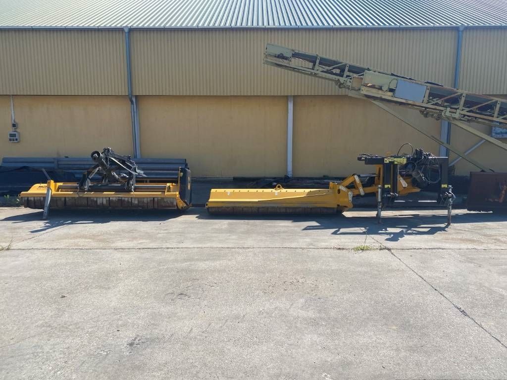 E-FARM: müthing mu-m/s 250-31, mu-m 300-41 - Mähwerk - id Q1LZ3IX - 12.273 € - Baujahr: 2018 - Ungarn