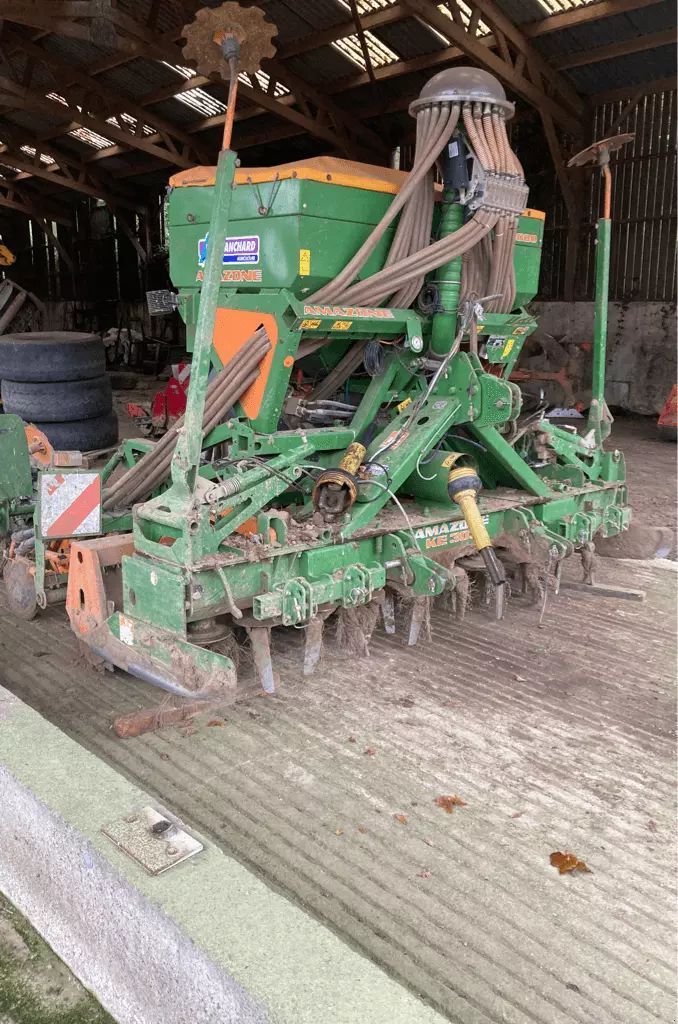 E-FARM: Amazone ad - p - Drilling machine combination - id FDRR1KS - €16,000 - Year of construction: 2008 - France