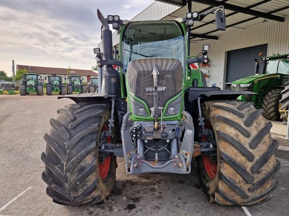 Fendt 722 Vario Tractor €98,000